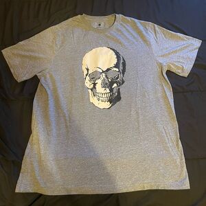 Grey skull shirt